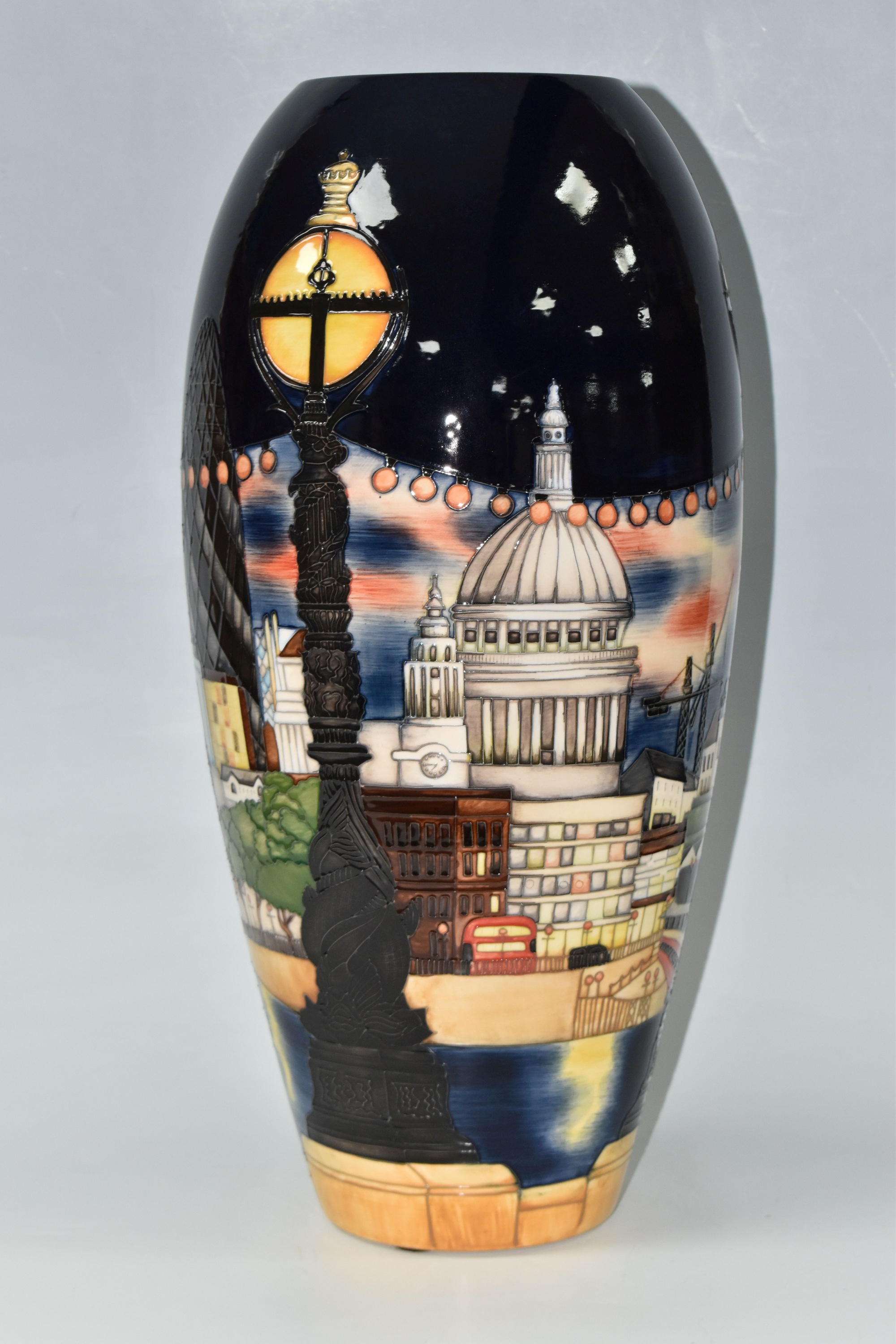 Moorcroft Pottery Prestige 'London' Vase By Paul Hilditch Ltd No 131 Sold £1,100