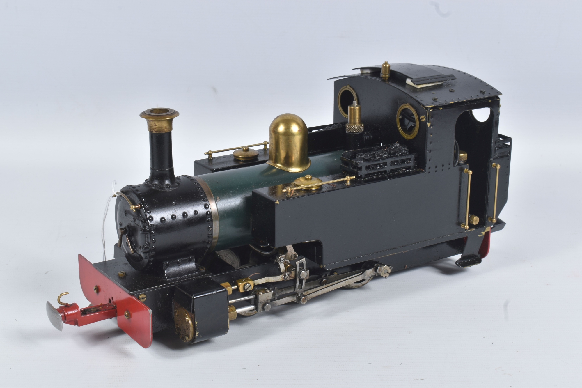 Roundhouse G Scale Butane Fired Live Steam Remote Control Tank Locomotive Sold £420