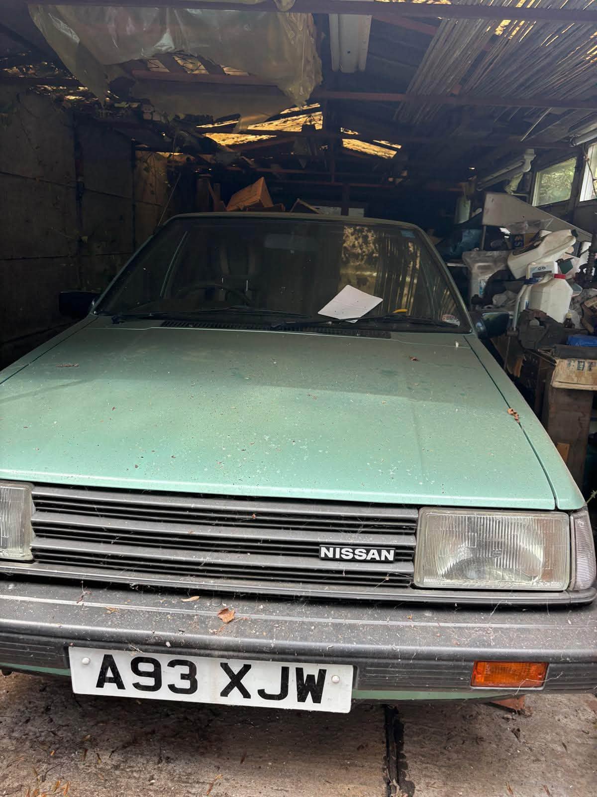 Nissan (Datsun) Sunny garage.jpg