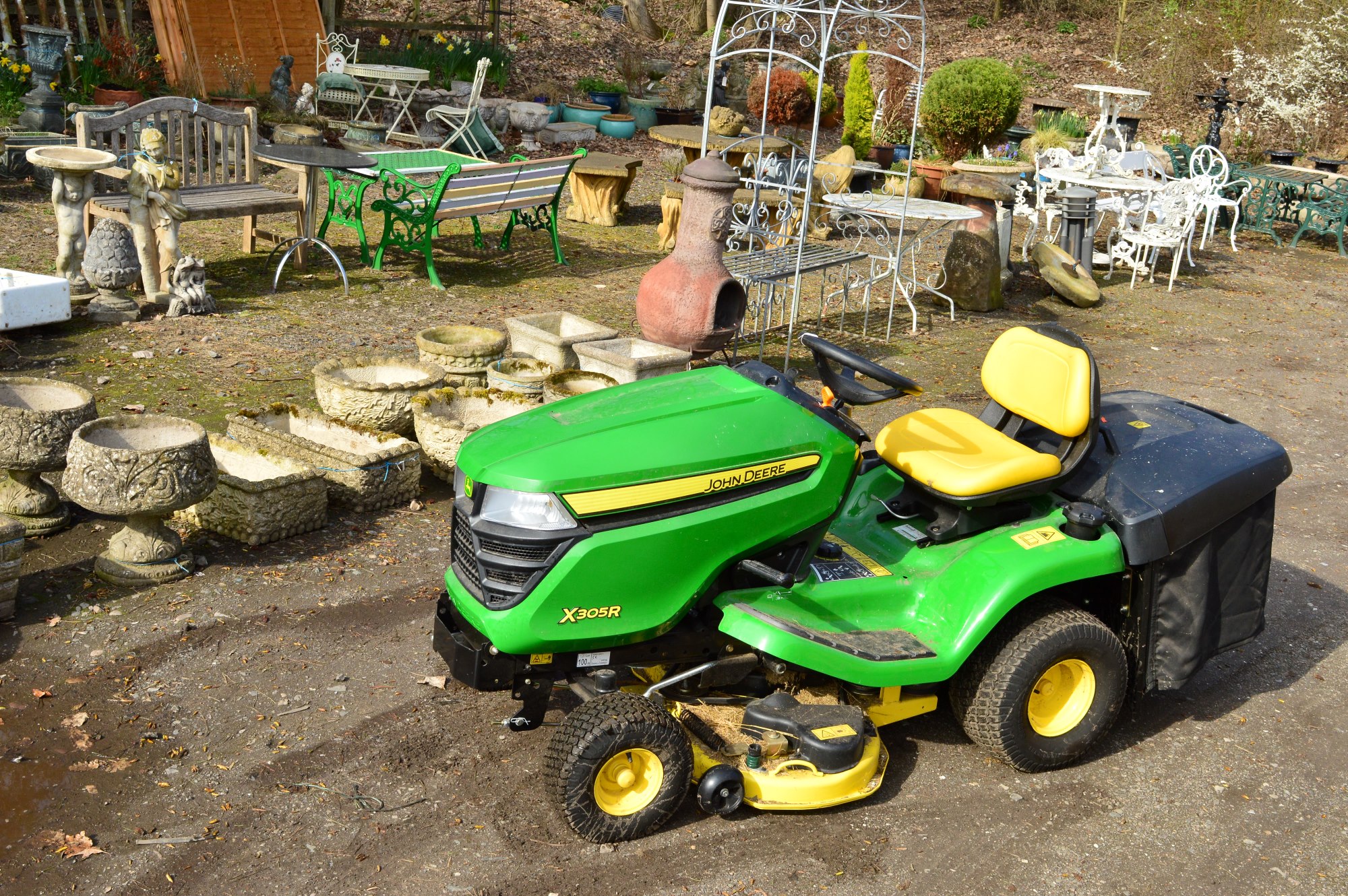 John Deere Ride On Lawnmower Sold £2,000