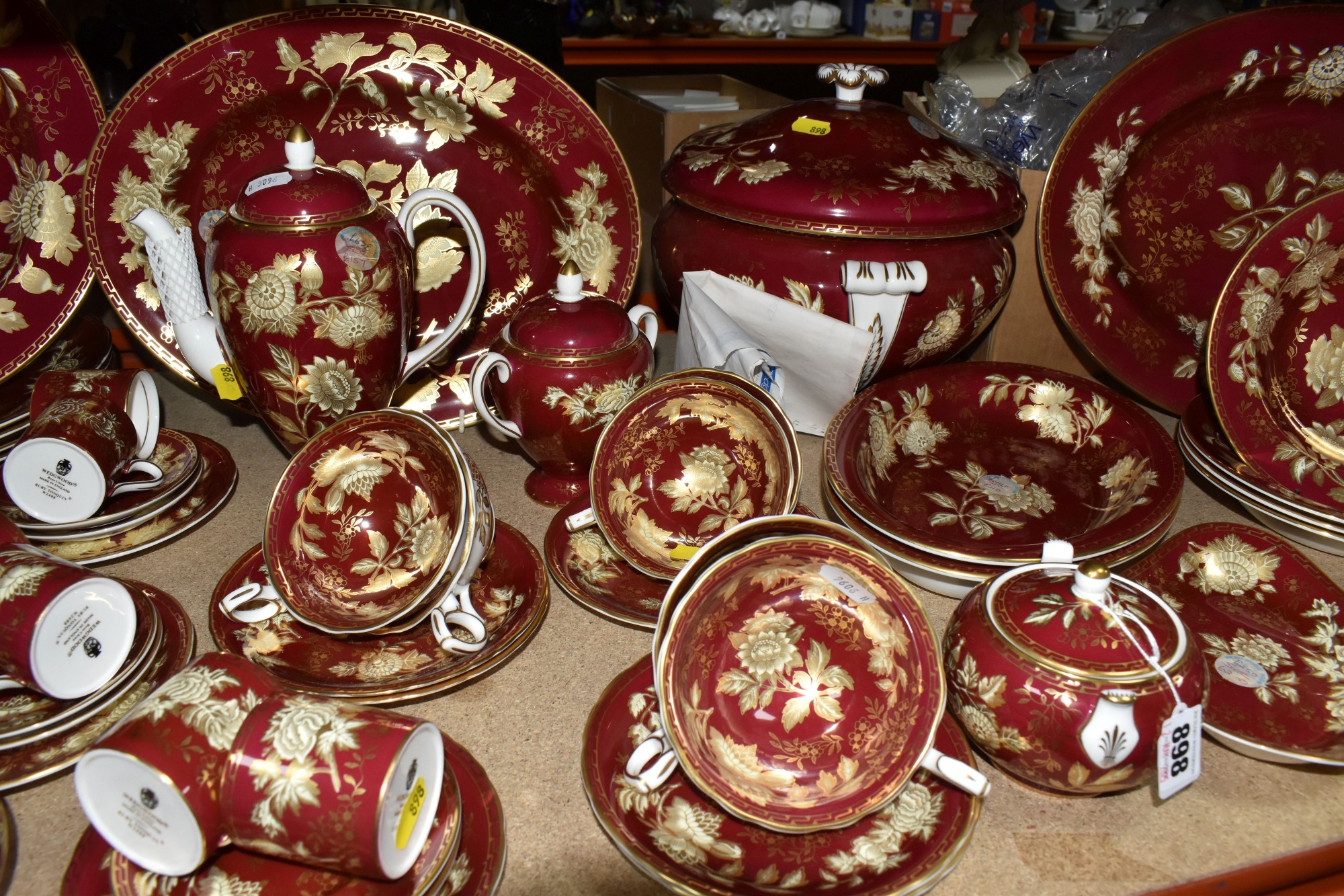 68 Pieces Of Wedgwood Ruby Tonquin Dinner Tea And Coffee Wares Sold £850