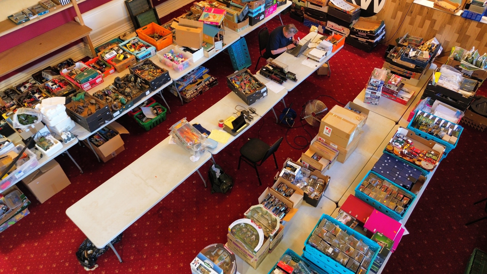 web Tamworth toys aerial photo.jpg