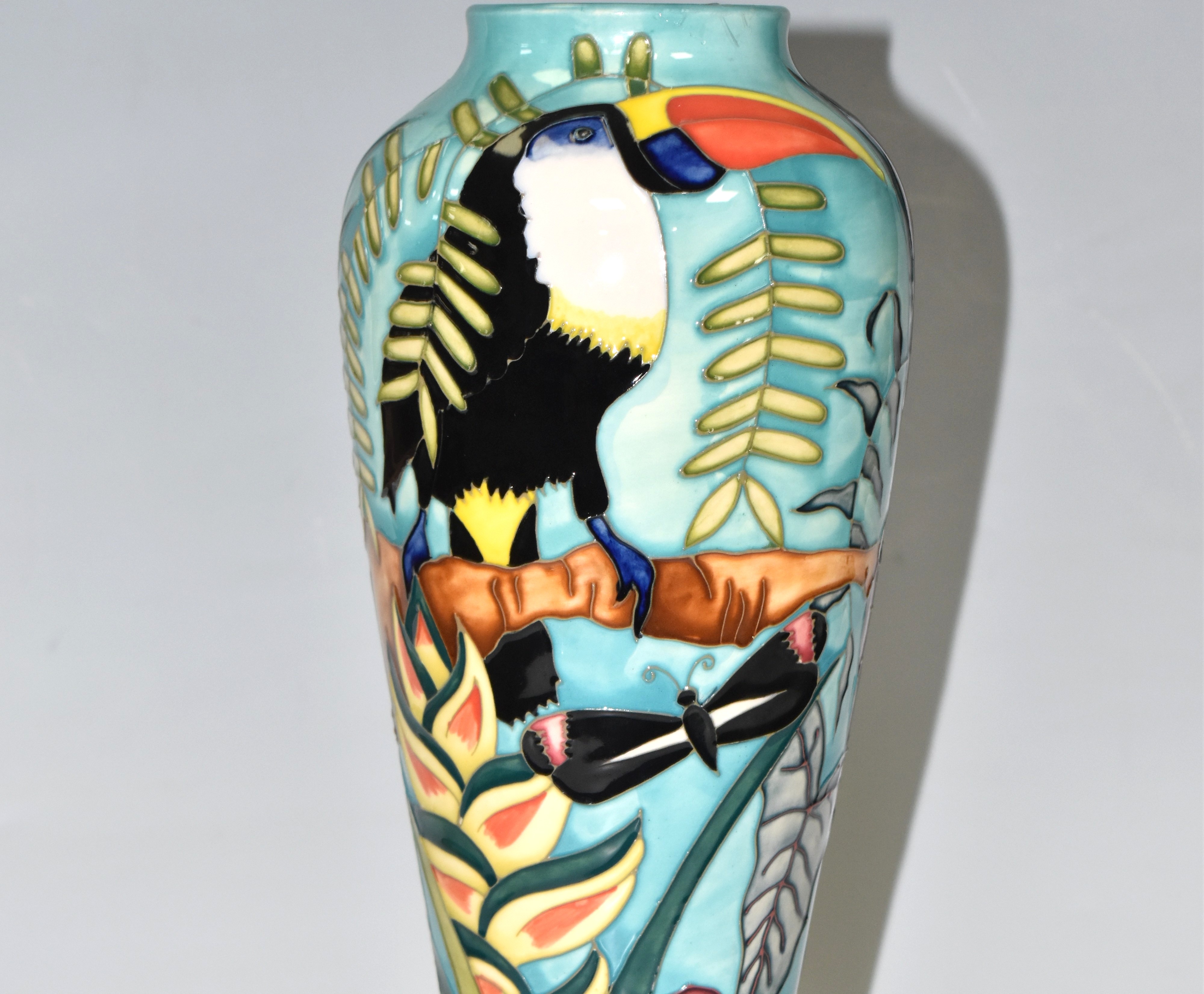 MOORCROFT VASE (1)