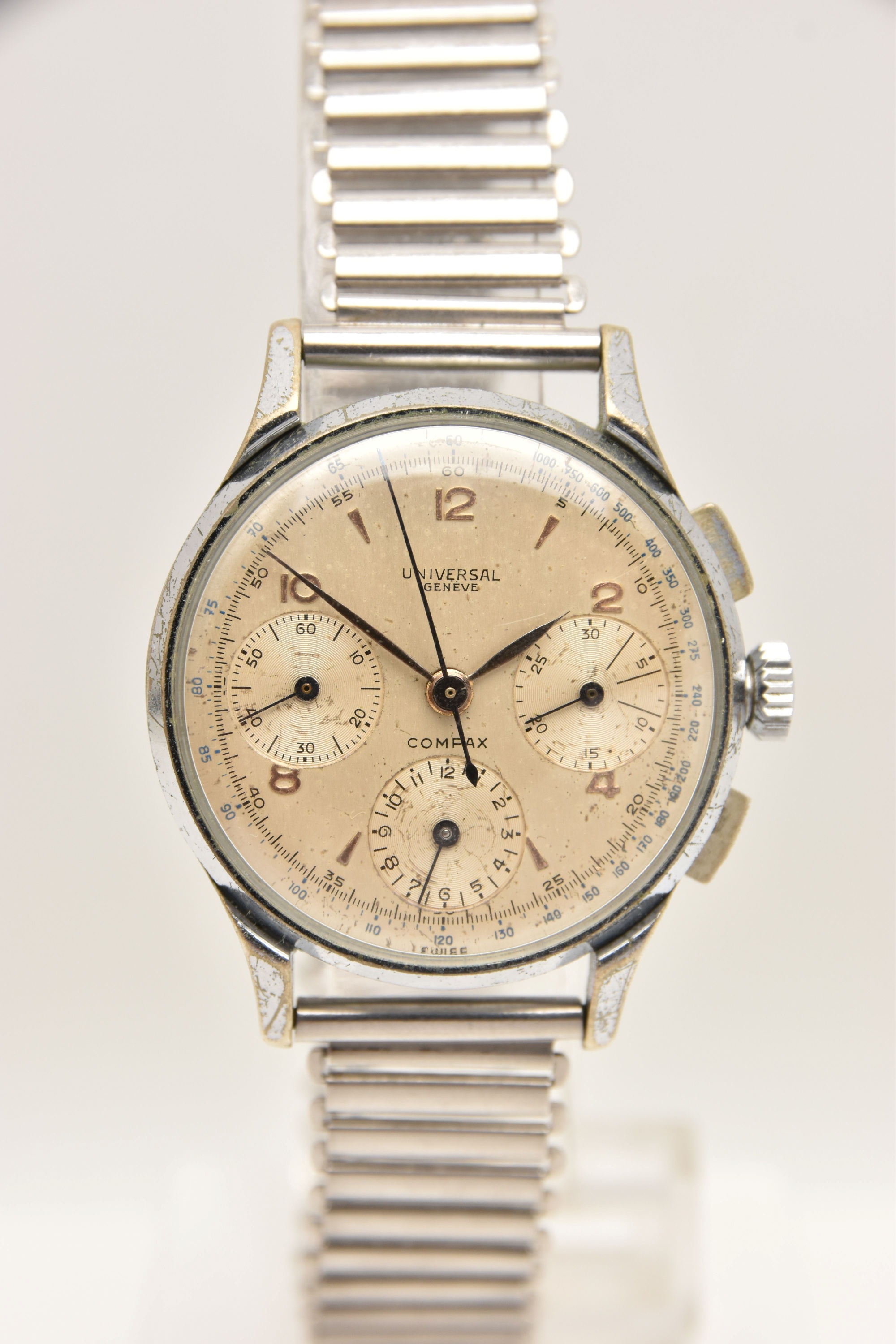 Universal Geneve Chronograph Watch Sold £580