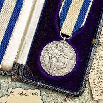 Stone’s Lloyds medal, one of the earliest instances of its award.