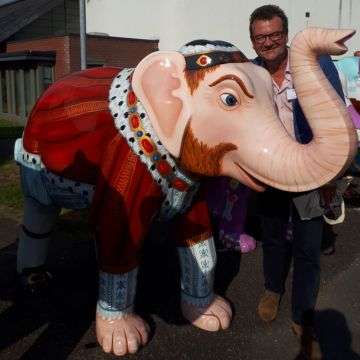 Richard Winterton with Henry VIII elephant St Giles Hospice March of the Elephants sculpture trail 2024.